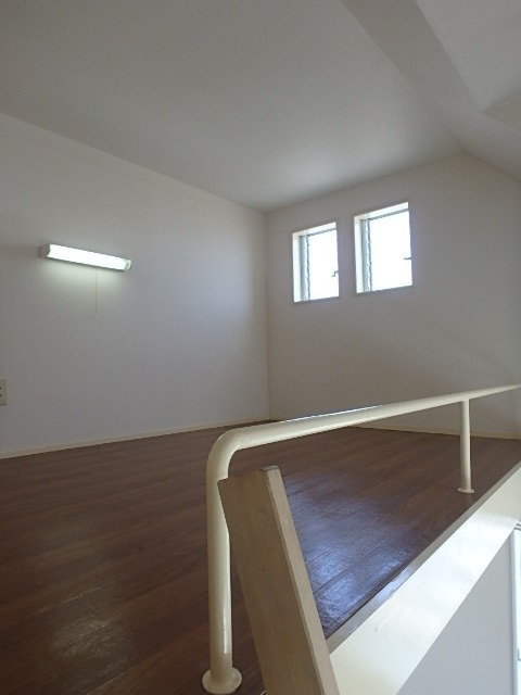 ��ʌ���z�s��ג��̃A�p�[�g�̂��̑�