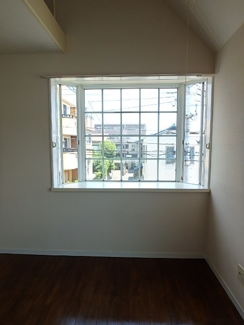 ��ʌ���z�s��ג��̃A�p�[�g�̂��̑�