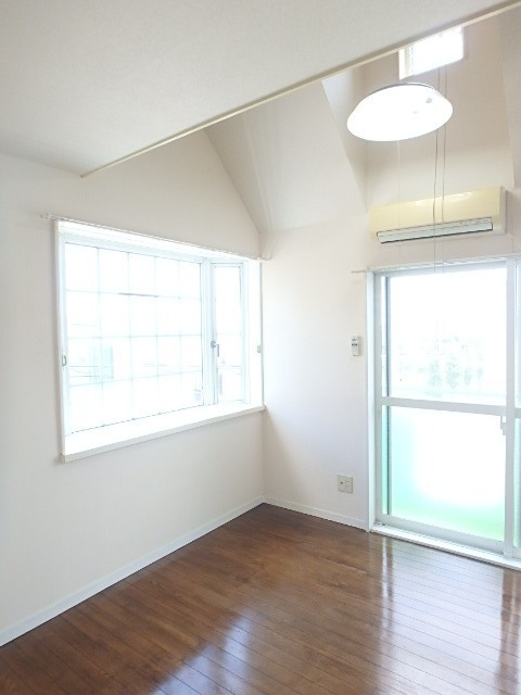 ��ʌ���z�s��ג��̃A�p�[�g�̂��̑�