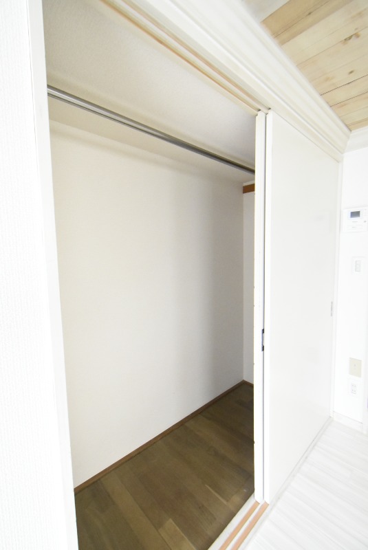 ��ʌ�����s�厚�����̃A�p�[�g�̎��[