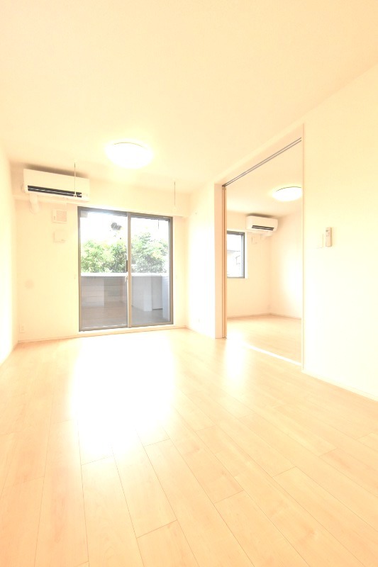 ��ʌ��������܎s����厚�_�c�̃A�p�[�g�̋��ԁE���r���O