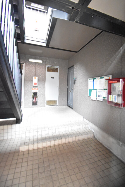 ��ʌ��������܎s������㗎���Q���ڂ̃A�p�[�g�̃G���g�����X