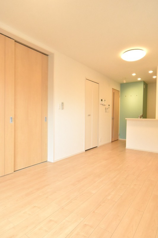 ��ʌ��������܎s����厚�_�c�̃A�p�[�g�̂��̑������E�X�y�[�X