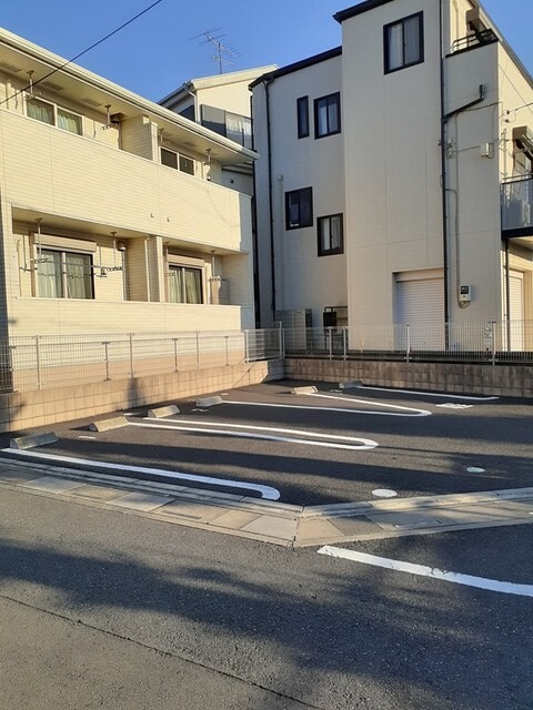 ��ʌ��������܎s�k��ʏ����̃A�p�[�g�̒��ԏ�