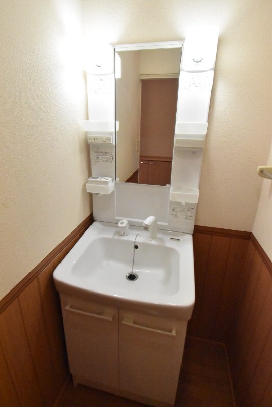 ��ʌ��������܎s�k�捡�H���̃A�p�[�g�̐��ʏ�