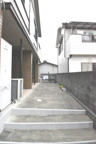 ��ʌ�����s����P���ڂ̃A�p�[�g�̃G���g�����X