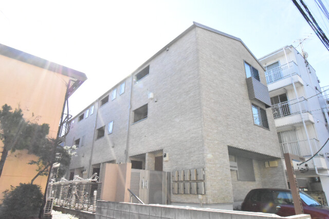 ��ʌ��z�J�s��z�J�S���ڂ̃A�p�[�g�̌����O��