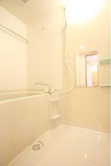 ��ʌ��z�J�s��z�J�S���ڂ̃A�p�[�g�̃o�X