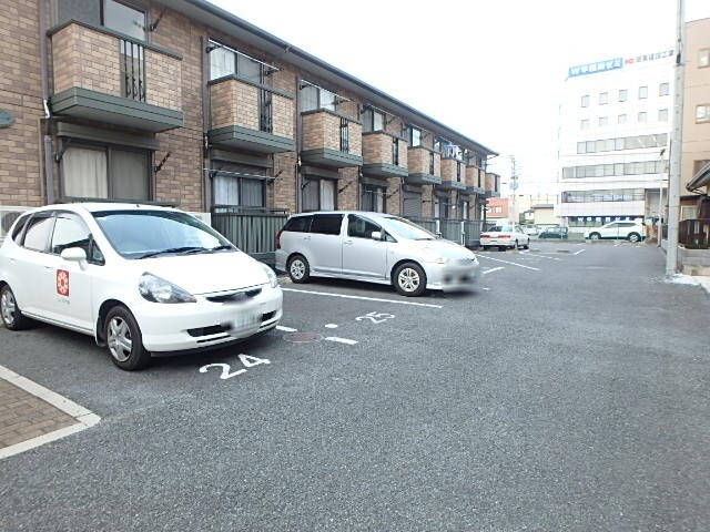 ��ʌ��������܎s�k�擌�听���P���ڂ̃A�p�[�g�̒��ԏ�