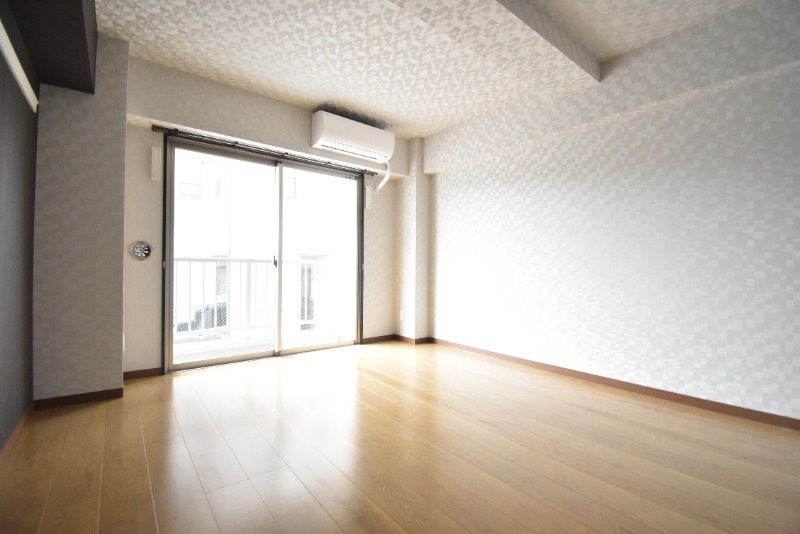 ��ʌ��������܎s�Y�a���؍�R���ڂ̃A�p�[�g�̋��ԁE���r���O