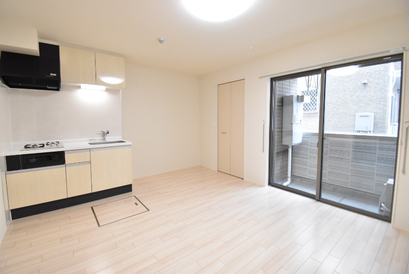 ��ʌ�����s�厚���s�̍��݂̃A�p�[�g�̋��ԁE���r���O