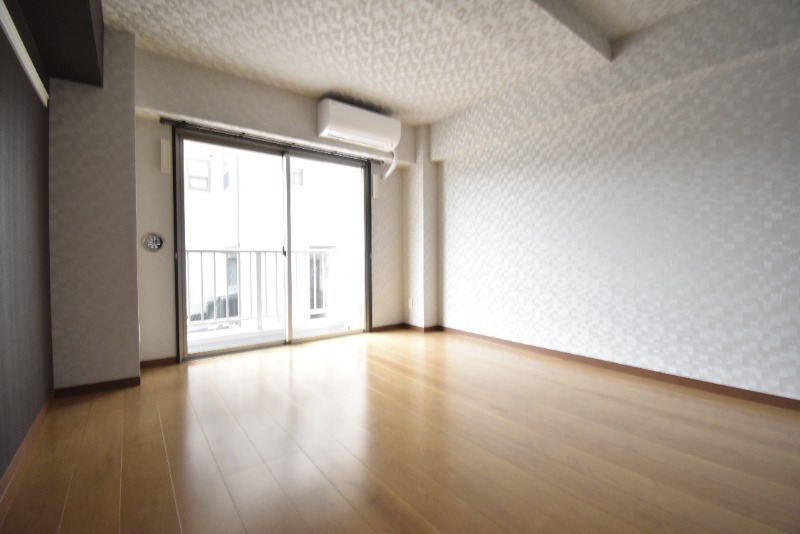 ��ʌ��������܎s�Y�a���؍�R���ڂ̃A�p�[�g�̋����E���r���O