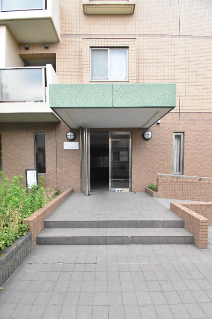 ��ʌ��������܎s�Y�a��j���J�P���ڂ̃}���V�����̃G���g�����X