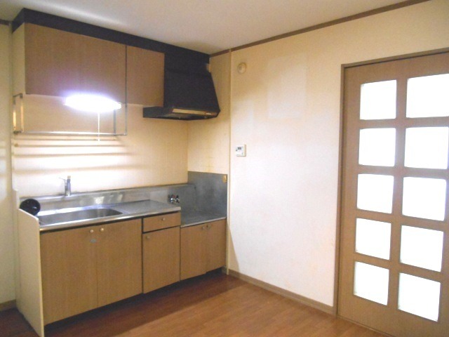 ��ʌ�����s�΋u�S���ڂ̃}���V�����̃L�b�`��