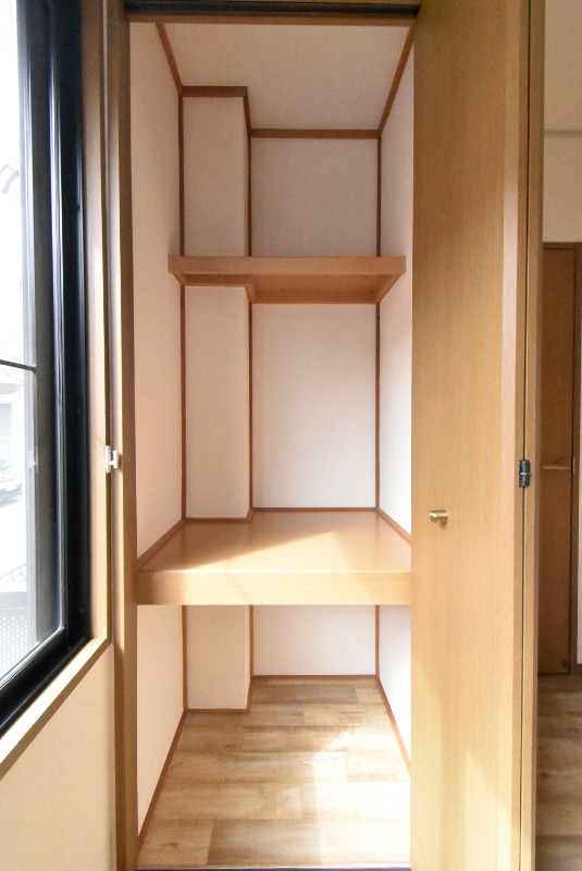 ��ʌ������s�����T���ڂ̃A�p�[�g�̎��[