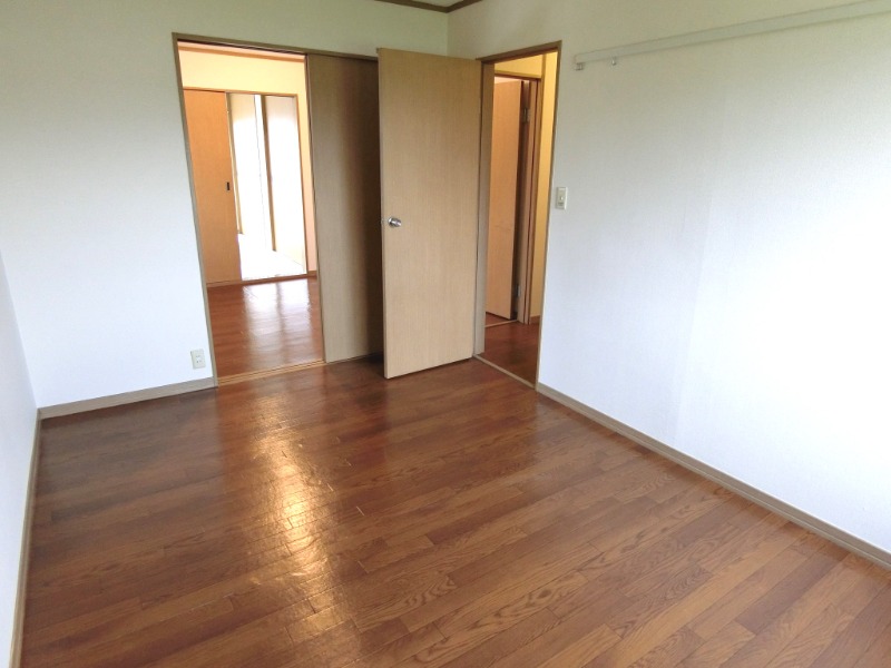 ��ʌ�����s�΋u�S���ڂ̃}���V�����̋��ԁE���r���O