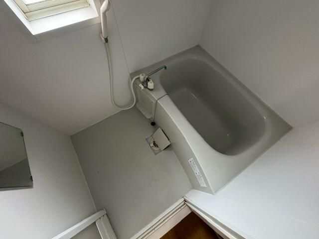 ��ʌ������s�������̃A�p�[�g�̃o�X