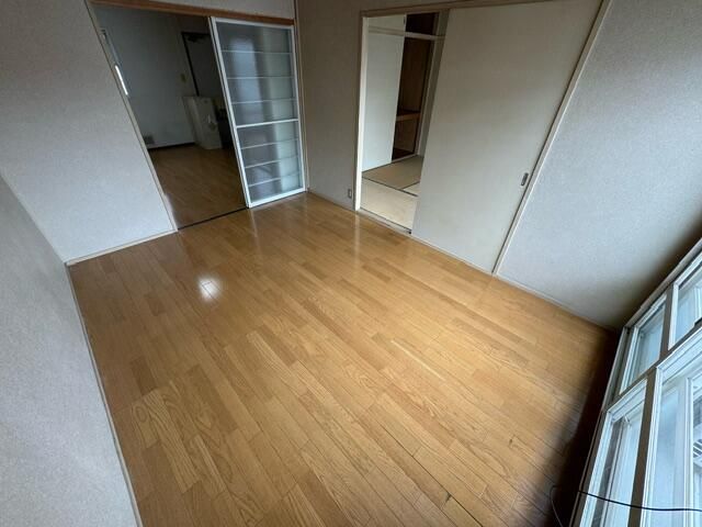 ��ʌ������s�������̃A�p�[�g�̂��̑������E�X�y�[�X