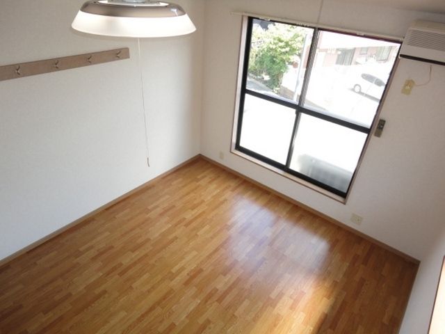 ��ʌ��������܎s������x�蒬�̃A�p�[�g�̋��ԁE���r���O