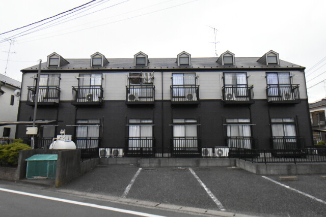 ��ʌ��������܎s������x�蒬�̃A�p�[�g�̌����O��