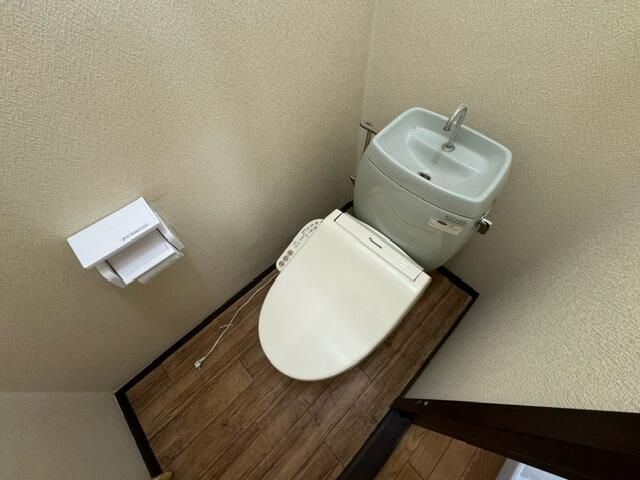 ��ʌ������s�������̃A�p�[�g�̃g�C��