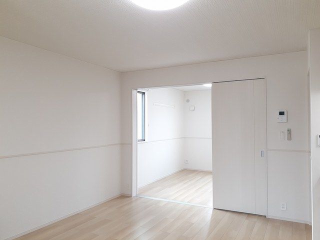 ��ʌ��z�J�s�����Q���ڂ̃A�p�[�g�̋��ԁE���r���O