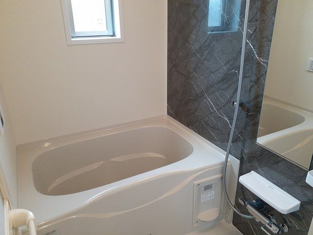 ��ʌ��z�J�s�����Q���ڂ̃A�p�[�g�̃o�X