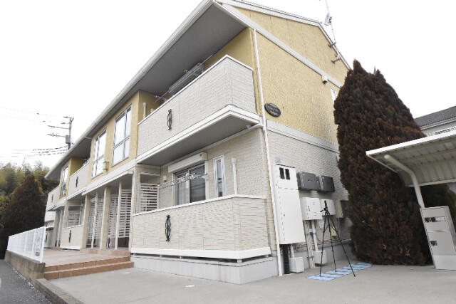 ��ʌ��������܎s����厚��v�ۗ̉Ƃ̃A�p�[�g�̌����O��