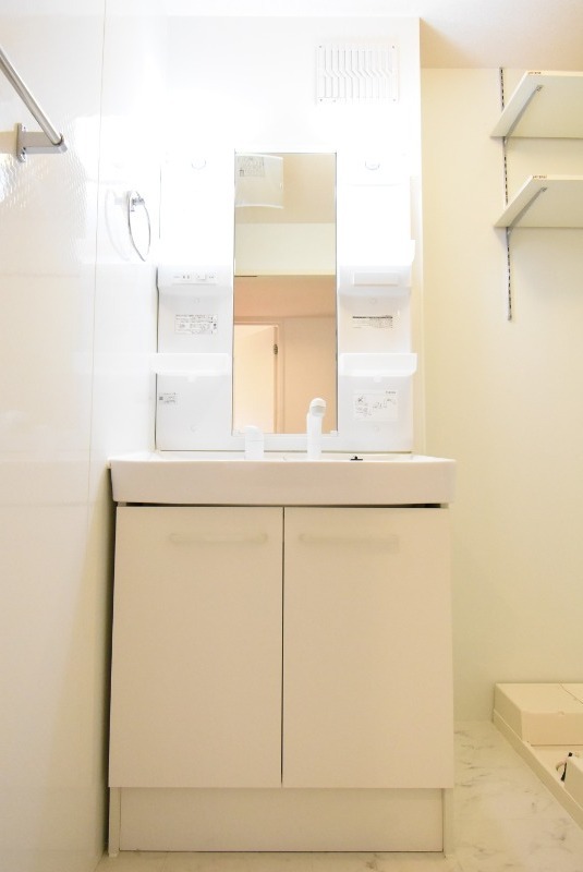 ��ʌ��������܎s�k��g�쒬�Q���ڂ̃A�p�[�g�̐��ʏ�