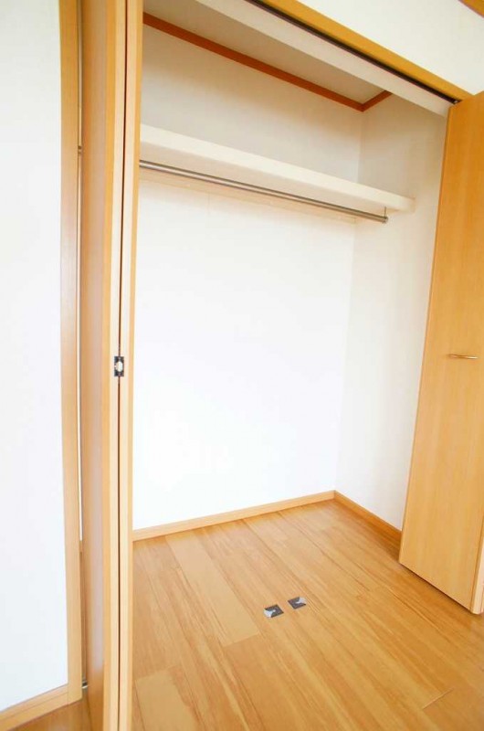 ��ʌ������s�V�h�R���ڂ̃A�p�[�g�̎��[