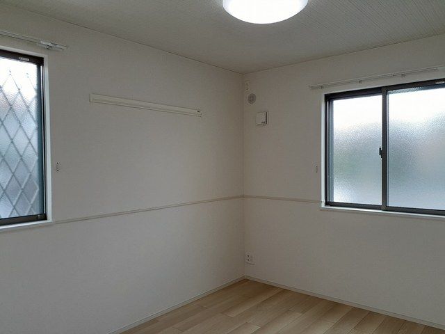 ��ʌ��z�J�s�����Q���ڂ̃A�p�[�g�̂��̑������E�X�y�[�X