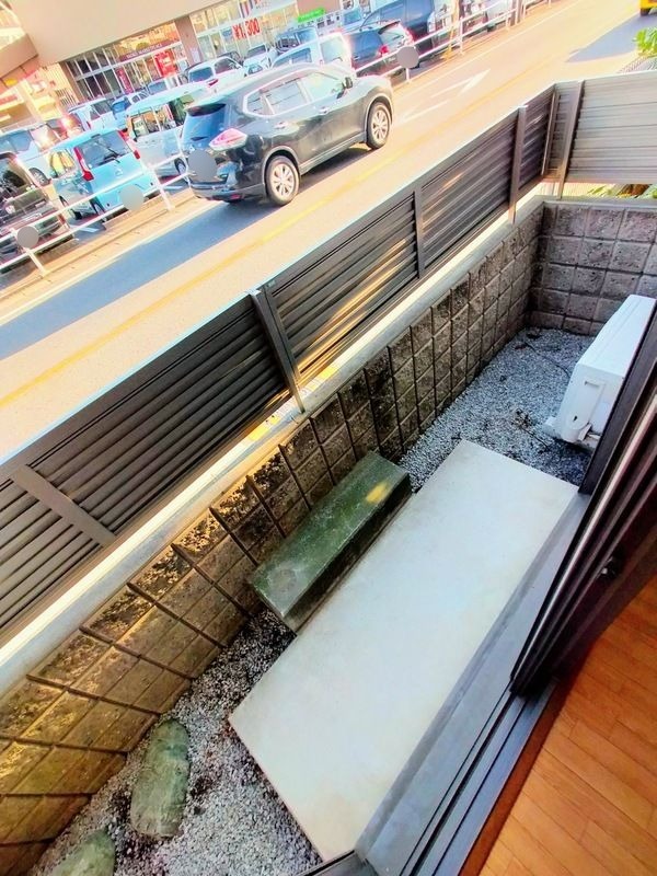 ��ʌ��������܎s������厚�@���̃A�p�[�g�̃o���R�j�[