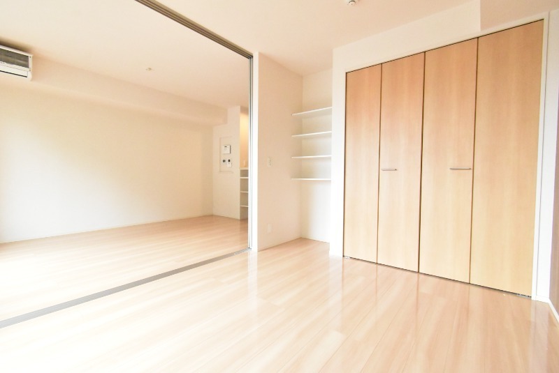 ��ʌ�����s�厚������̃A�p�[�g�̂��̑������E�X�y�[�X