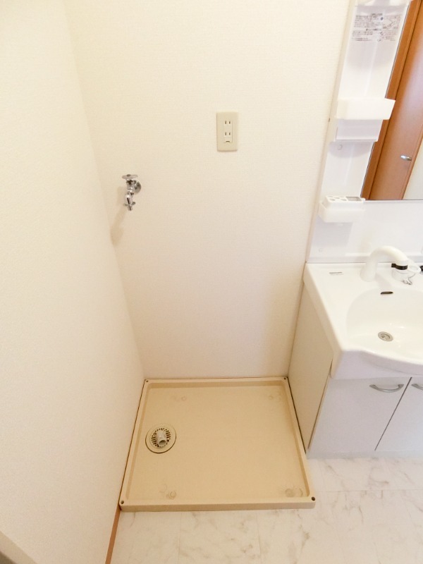 ��ʌ��������܎s�����擌��{�P���ڂ̃e���X�n�E�X�̂��̑�