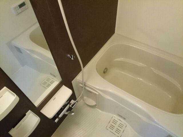 ��ʌ�����s�厚���s���̃A�p�[�g�̃o�X