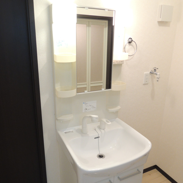 ��ʌ�����s������S���ڂ̃A�p�[�g�̐��ʏ�