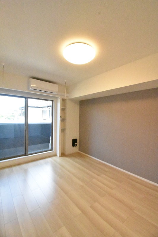 ��ʌ��k�����S�ɓޒ��h�S���ڂ̃A�p�[�g�̋��ԁE���r���O