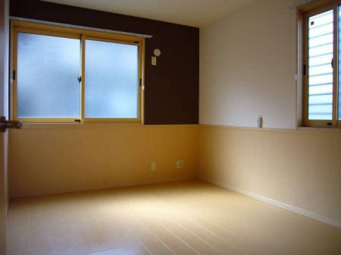 ��ʌ��k�����S�ɓޒ������j�Q���ڂ̃A�p�[�g�̂��̑������E�X�y�[�X