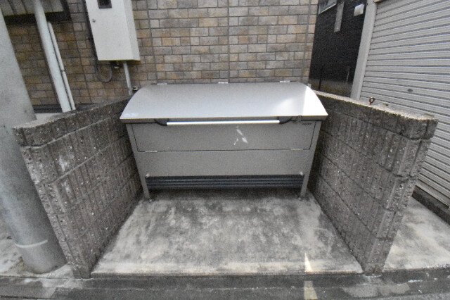 ��ʌ��k�����S�ɓޒ������j�Q���ڂ̃A�p�[�g�̂��̑�