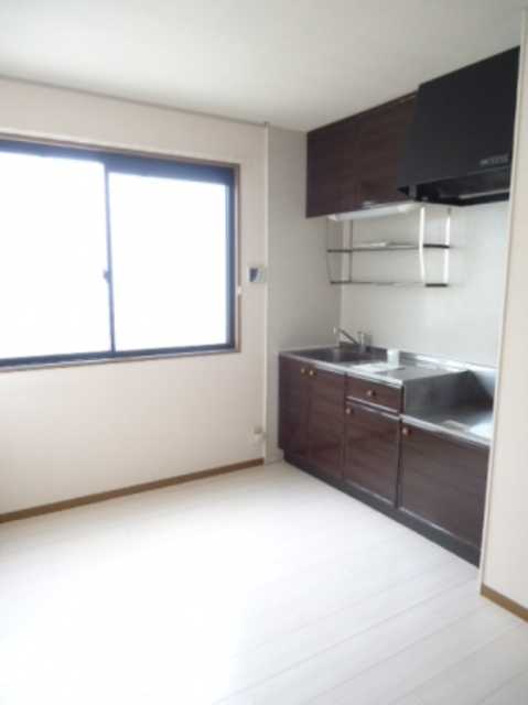 ��ʌ�����s���V���̃A�p�[�g�̃L�b�`��