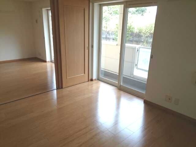 ��ʌ�����s�厚������̃}���V�����̋��ԁE���r���O