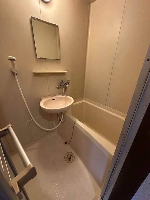 ��ʌ��������܎s�k��~�͒��̃}���V�����̃o�X