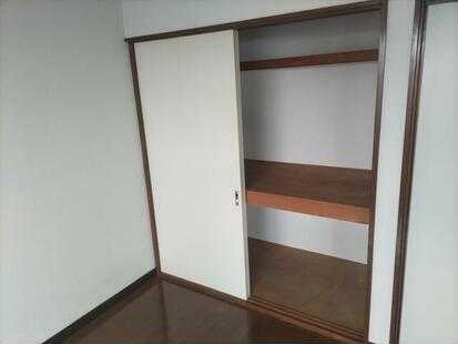 ��ʌ�����s�˒˓��R���ڂ̃A�p�[�g�̎��[