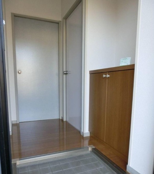 ��ʌ�����s�����Q���ڂ̃A�p�[�g�̌���