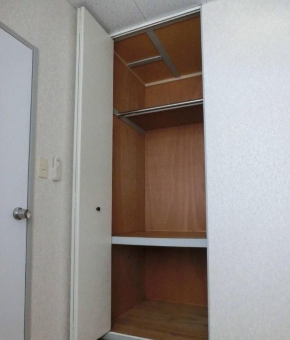 ��ʌ�����s�����Q���ڂ̃A�p�[�g�̎��[