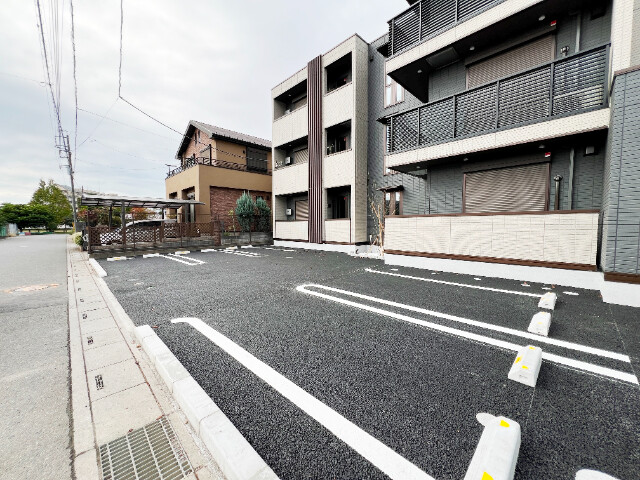 ��ʌ��z�J�s�V�z�J�P���ڂ̃A�p�[�g�̒��ԏ�