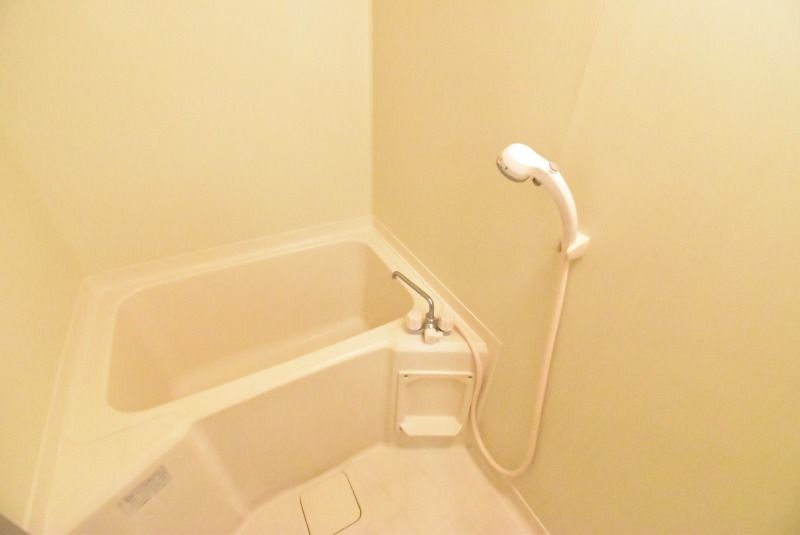 ��ʌ������s�����R���ڂ̃}���V�����̃o�X