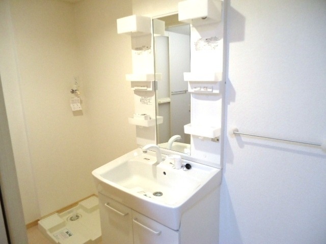 ��ʌ��k�����S�ɓޒ��厚�����̃A�p�[�g�̐��ʏ�