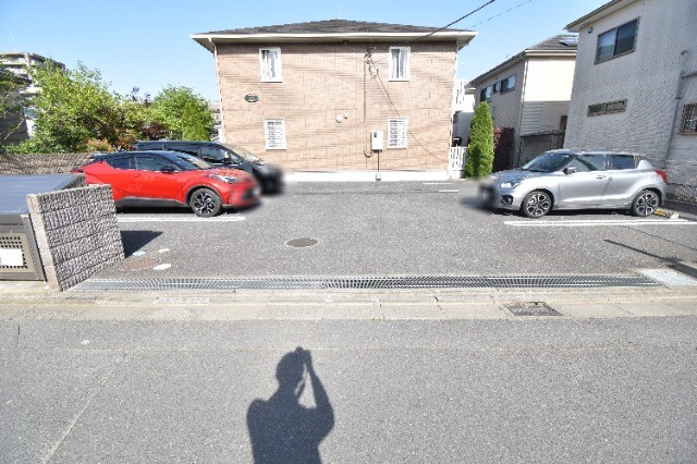 ��ʌ��������܎s�Y�a��؍�T���ڂ̃A�p�[�g�̒��ԏ�