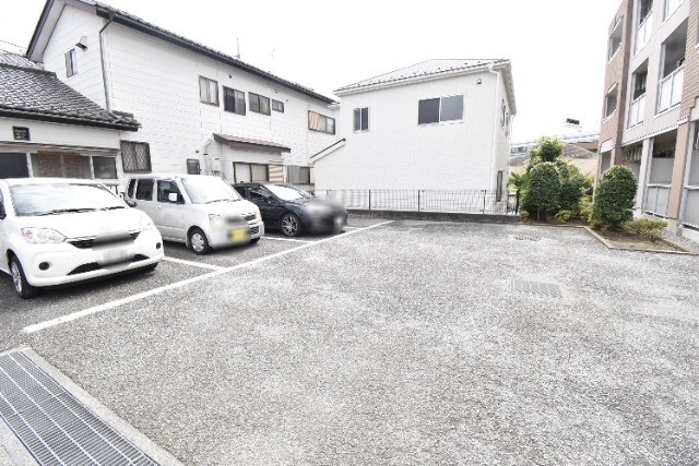 ��ʌ��������܎s��������R���ڂ̃}���V�����̒��ԏ�